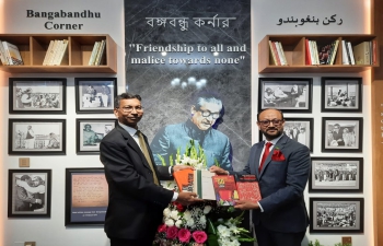 Ambassador Prashant Pise received by the Ambassador of Bangladesh H.E. Mr. Fazlul Bari at the newly-established Bangabandhu Corner at the Embassy of Bangladesh in Baghdad